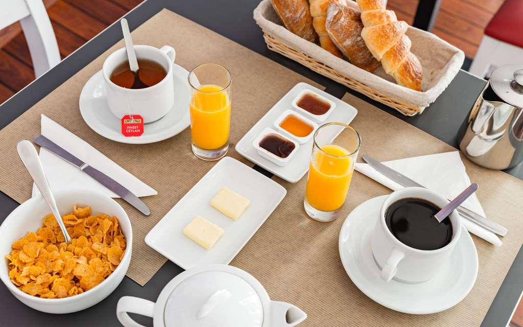 Brit Hotel De Paris סן-ז'אן-דה-לוז מסעדה תמונה